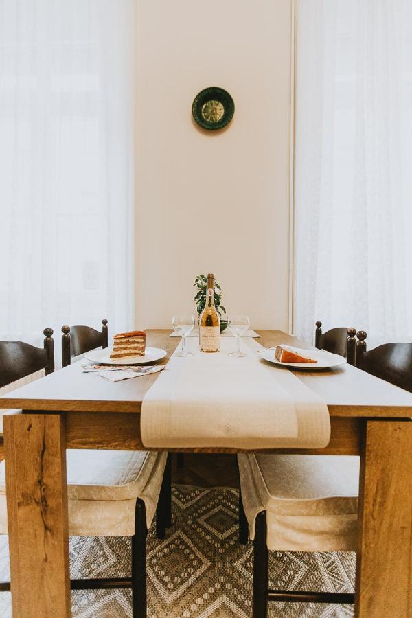 Budapest Folk Apartment 60Sm Spacious And Bright المظهر الخارجي الصورة